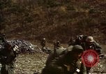Standbild Vereinigten Staaten Marines im Kampf während des Korea Krieges Hoengsong Korea, 1951, aus Sekunde 42 historischem Filmmaterial Videoclip 65675041615