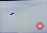 Standbild US Marine F4U Korsaren bieten Close Air Support 7 Marine Behandlungsschema Hoengsong Korea, 1951, aus Sekunde 10 historischem Filmmaterial Videoclip 65675041616