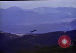 Standbild US Marine F4U Korsaren bieten Close Air Support 7 Marine Behandlungsschema Hoengsong Korea, 1951, aus Sekunde 14 historischem Filmmaterial Videoclip 65675041616