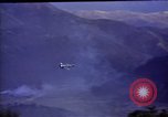 Standbild US Marine F4U Korsaren bieten Close Air Support 7 Marine Behandlungsschema Hoengsong Korea, 1951, aus Sekunde 16 historischem Filmmaterial Videoclip 65675041616