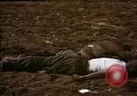 Standbild Atrocity Opfer von Hoengsong Hinterhalt in Korea Krieg Hoengsong Korea, 1951, aus Sekunde 16 historischem Filmmaterial Videoclip 65675041617
