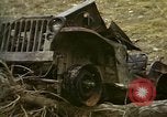Standbild zerstörten US-Militär Lkw nach Hoengsong Massaker Hoengsong Korea, 1951, aus Sekunde 9 historischem Filmmaterial Videoclip 65675041618
