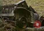 Standbild zerstörten US-Militär Lkw nach Hoengsong Massaker Hoengsong Korea, 1951, aus Sekunde 10 historischem Filmmaterial Videoclip 65675041618