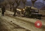 Standbild zerstörten US-Militär Lkw nach Hoengsong Massaker Hoengsong Korea, 1951, aus Sekunde 28 historischem Filmmaterial Videoclip 65675041618