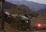 Standbild zerstörten US-Militär Lkw nach Hoengsong Massaker Hoengsong Korea, 1951, aus Sekunde 55 historischem Filmmaterial Videoclip 65675041618