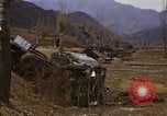 Standbild zerstörten US-Militär Lkw nach Hoengsong Massaker Hoengsong Korea, 1951, aus Sekunde 59 historischem Filmmaterial Videoclip 65675041618