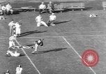 Standbild Fußballspiel Los Angeles California USA, 1951, aus Sekunde 10 historischem Filmmaterial Videoclip 65675041643