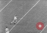 Standbild Fußballspiel Los Angeles California USA, 1951, aus Sekunde 23 historischem Filmmaterial Videoclip 65675041643