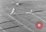 Standbild Fußballspiel Los Angeles California USA, 1951, aus Sekunde 31 historischem Filmmaterial Videoclip 65675041643