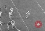 Standbild Fußballspiel Los Angeles California USA, 1951, aus Sekunde 36 historischem Filmmaterial Videoclip 65675041643