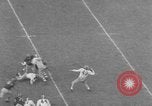 Standbild Fußballspiel Los Angeles California USA, 1951, aus Sekunde 37 historischem Filmmaterial Videoclip 65675041643