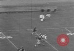 Standbild Fußballspiel Los Angeles California USA, 1951, aus Sekunde 61 historischem Filmmaterial Videoclip 65675041643