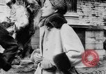 Standbild Französisch für Mode von 1953 Paris Frankreich, 1953, aus Sekunde 17 historischem Filmmaterial Videoclip 65675041651