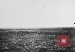 Standbild Glenn Curtiss Reims Frankreich, 1909, aus Sekunde 1 historischem Filmmaterial Videoclip 65675041653