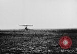 Standbild Glenn Curtiss Reims Frankreich, 1909, aus Sekunde 11 historischem Filmmaterial Videoclip 65675041653
