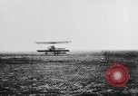 Standbild Glenn Curtiss Reims Frankreich, 1909, aus Sekunde 13 historischem Filmmaterial Videoclip 65675041653