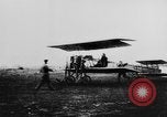 Standbild Glenn Curtiss Reims Frankreich, 1909, aus Sekunde 19 historischem Filmmaterial Videoclip 65675041653