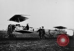 Standbild Glenn Curtiss Reims Frankreich, 1909, aus Sekunde 21 historischem Filmmaterial Videoclip 65675041653