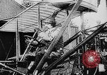 Standbild Glenn Curtiss Reims Frankreich, 1909, aus Sekunde 23 historischem Filmmaterial Videoclip 65675041653
