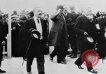 Standbild Glenn Curtiss Reims Frankreich, 1909, aus Sekunde 36 historischem Filmmaterial Videoclip 65675041653