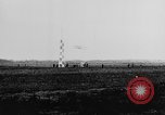 Standbild Glenn Curtiss Reims Frankreich, 1909, aus Sekunde 55 historischem Filmmaterial Videoclip 65675041653