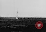 Standbild Glenn Curtiss Reims Frankreich, 1909, aus Sekunde 56 historischem Filmmaterial Videoclip 65675041653