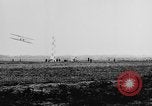Standbild Glenn Curtiss Reims Frankreich, 1909, aus Sekunde 61 historischem Filmmaterial Videoclip 65675041653
