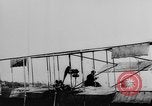 Standbild Glenn Curtiss Frankreich, 1910, aus Sekunde 12 historischem Filmmaterial Videoclip 65675041654