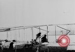 Standbild Glenn Curtiss Frankreich, 1910, aus Sekunde 13 historischem Filmmaterial Videoclip 65675041654