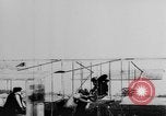 Standbild Glenn Curtiss Frankreich, 1910, aus Sekunde 14 historischem Filmmaterial Videoclip 65675041654