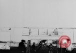 Standbild Glenn Curtiss Frankreich, 1910, aus Sekunde 17 historischem Filmmaterial Videoclip 65675041654