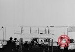 Standbild Glenn Curtiss Frankreich, 1910, aus Sekunde 18 historischem Filmmaterial Videoclip 65675041654