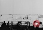 Standbild Glenn Curtiss Frankreich, 1910, aus Sekunde 19 historischem Filmmaterial Videoclip 65675041654