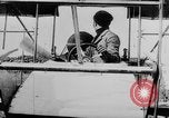 Standbild Glenn Curtiss Frankreich, 1910, aus Sekunde 24 historischem Filmmaterial Videoclip 65675041654
