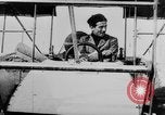 Standbild Glenn Curtiss Frankreich, 1910, aus Sekunde 26 historischem Filmmaterial Videoclip 65675041654