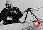 Standbild Glenn Curtiss Frankreich, 1910, aus Sekunde 31 historischem Filmmaterial Videoclip 65675041654
