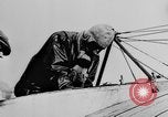Standbild Glenn Curtiss Frankreich, 1910, aus Sekunde 34 historischem Filmmaterial Videoclip 65675041654