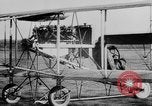 Standbild Glenn Curtiss Frankreich, 1910, aus Sekunde 49 historischem Filmmaterial Videoclip 65675041654