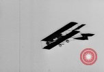 Standbild Glenn Curtiss Frankreich, 1910, aus Sekunde 56 historischem Filmmaterial Videoclip 65675041654