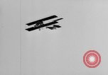 Standbild Glenn Curtiss Frankreich, 1910, aus Sekunde 61 historischem Filmmaterial Videoclip 65675041654
