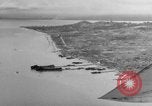 Immagine di Danni di bomba Balikpapan Borneo Indonesia, 1945, secondo 46 filmato di repertorio 65675041656