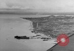 Immagine di Danni di bomba Balikpapan Borneo Indonesia, 1945, secondo 48 filmato di repertorio 65675041656