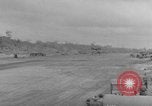 Immagine di Danni di bomba Balikpapan Borneo Indonesia, 1945, secondo 52 filmato di repertorio 65675041656