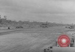 Immagine di Danni di bomba Balikpapan Borneo Indonesia, 1945, secondo 53 filmato di repertorio 65675041656