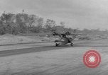 Immagine di Danni di bomba Balikpapan Borneo Indonesia, 1945, secondo 57 filmato di repertorio 65675041656