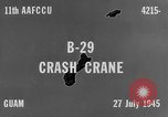 Immagine di B-29 sollevato al campo del Nord Guam, 1945, secondo 5 filmato di repertorio 65675041657