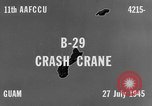 Immagine di B-29 sollevato al campo del Nord Guam, 1945, secondo 8 filmato di repertorio 65675041657
