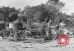Immagine di B-29 sollevato al campo del Nord Guam, 1945, secondo 11 filmato di repertorio 65675041657