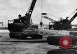 Immagine di B-29 sollevato al campo del Nord Guam, 1945, secondo 47 filmato di repertorio 65675041657