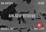 Immagine di Costruttiva PBY Catalina va in crash durante il salvataggio Air-Sea Celebes Paesi Bassi Indie Orientali, 1945, secondo 3 filmato di repertorio 65675041658